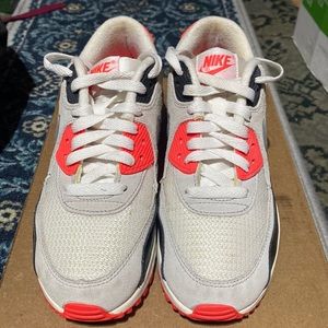 Air max 90 white/black/grey/infrared size 5.5 youth/men’s (womens 7) barely worn